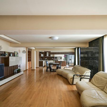Central Flat With Monster Living Room Varna Buitenkant foto