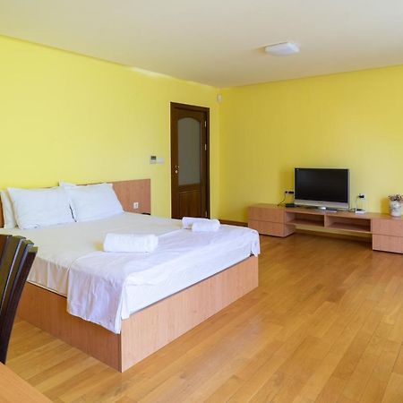 Central Flat With Monster Living Room Varna Buitenkant foto
