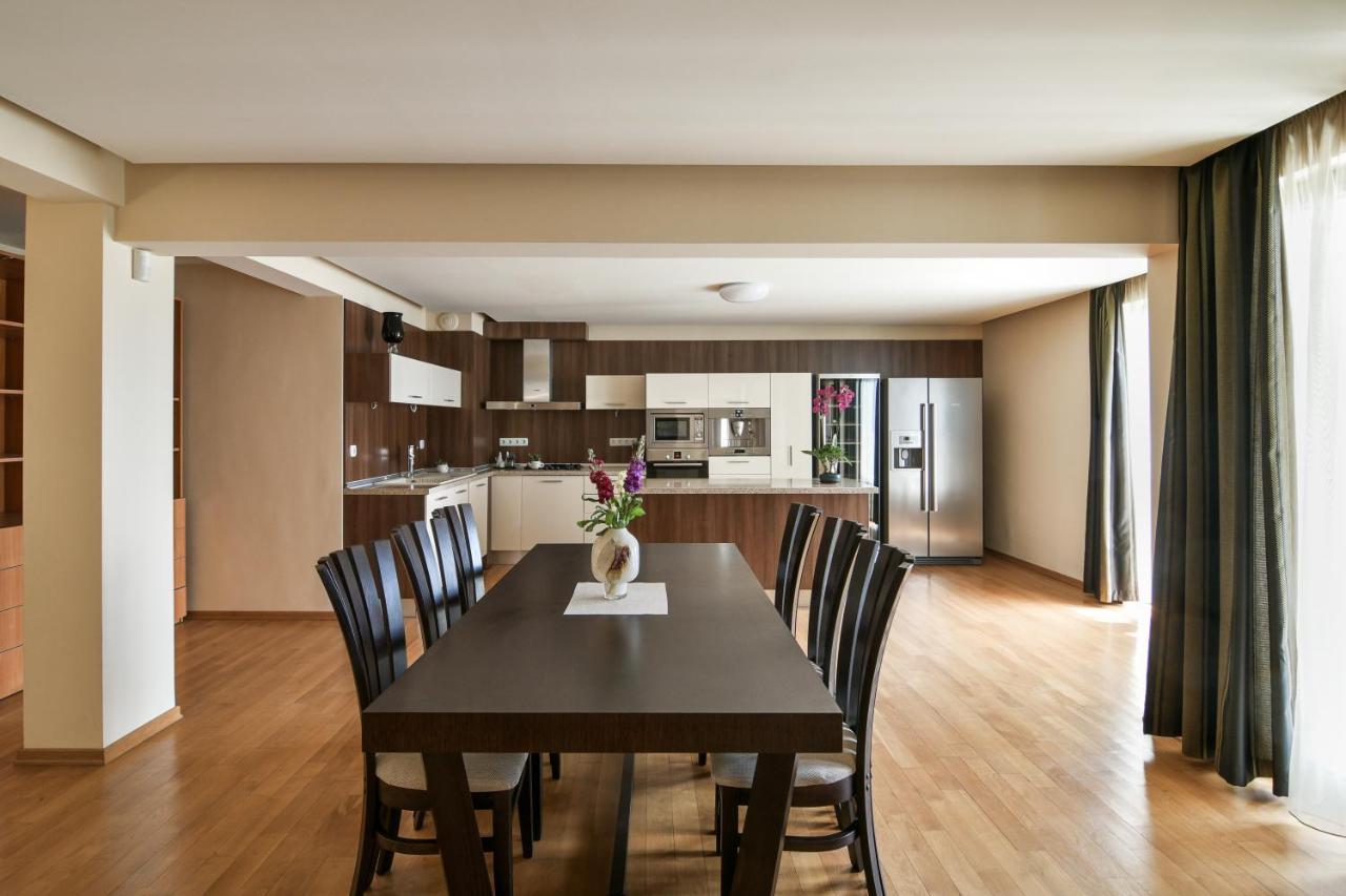 Central Flat With Monster Living Room Varna Buitenkant foto