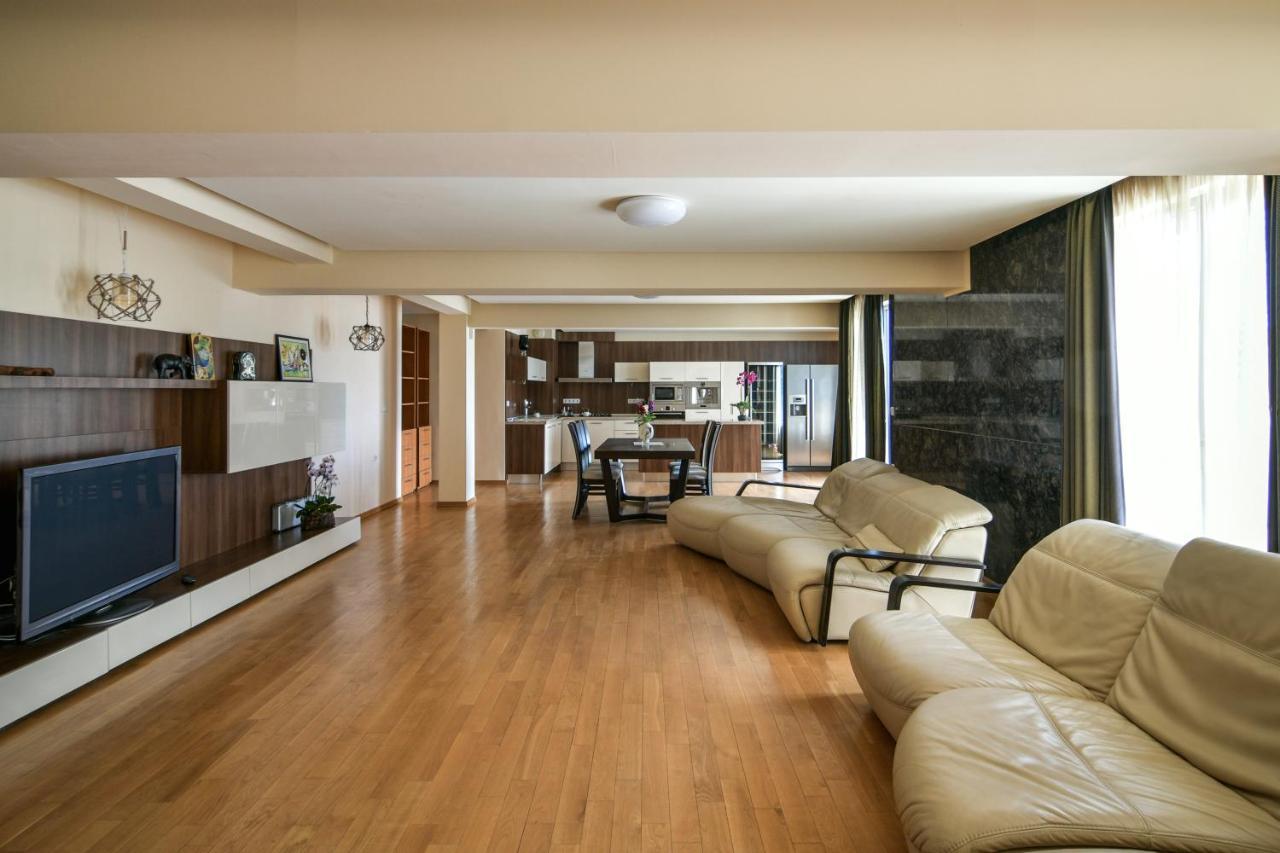 Central Flat With Monster Living Room Varna Buitenkant foto