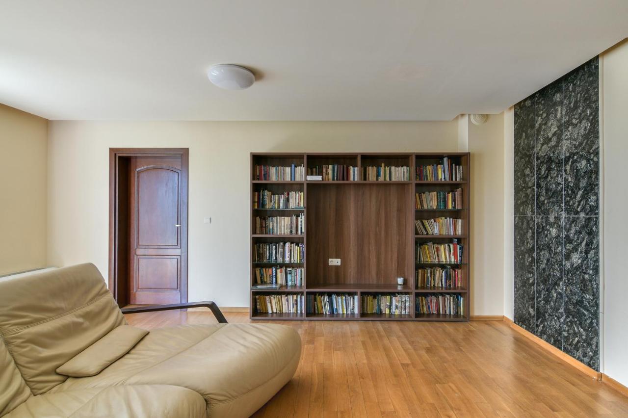 Central Flat With Monster Living Room Varna Buitenkant foto