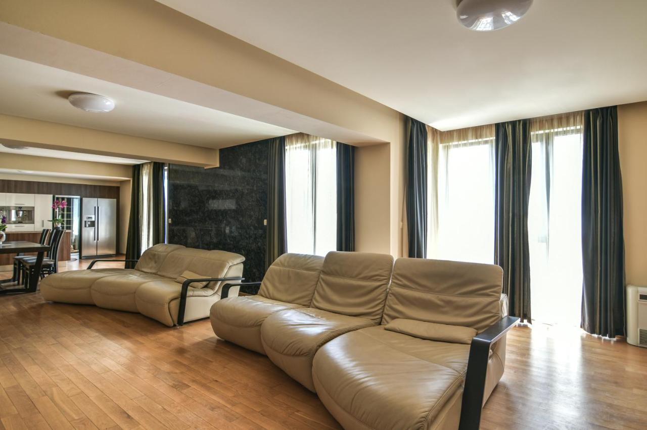 Central Flat With Monster Living Room Varna Buitenkant foto