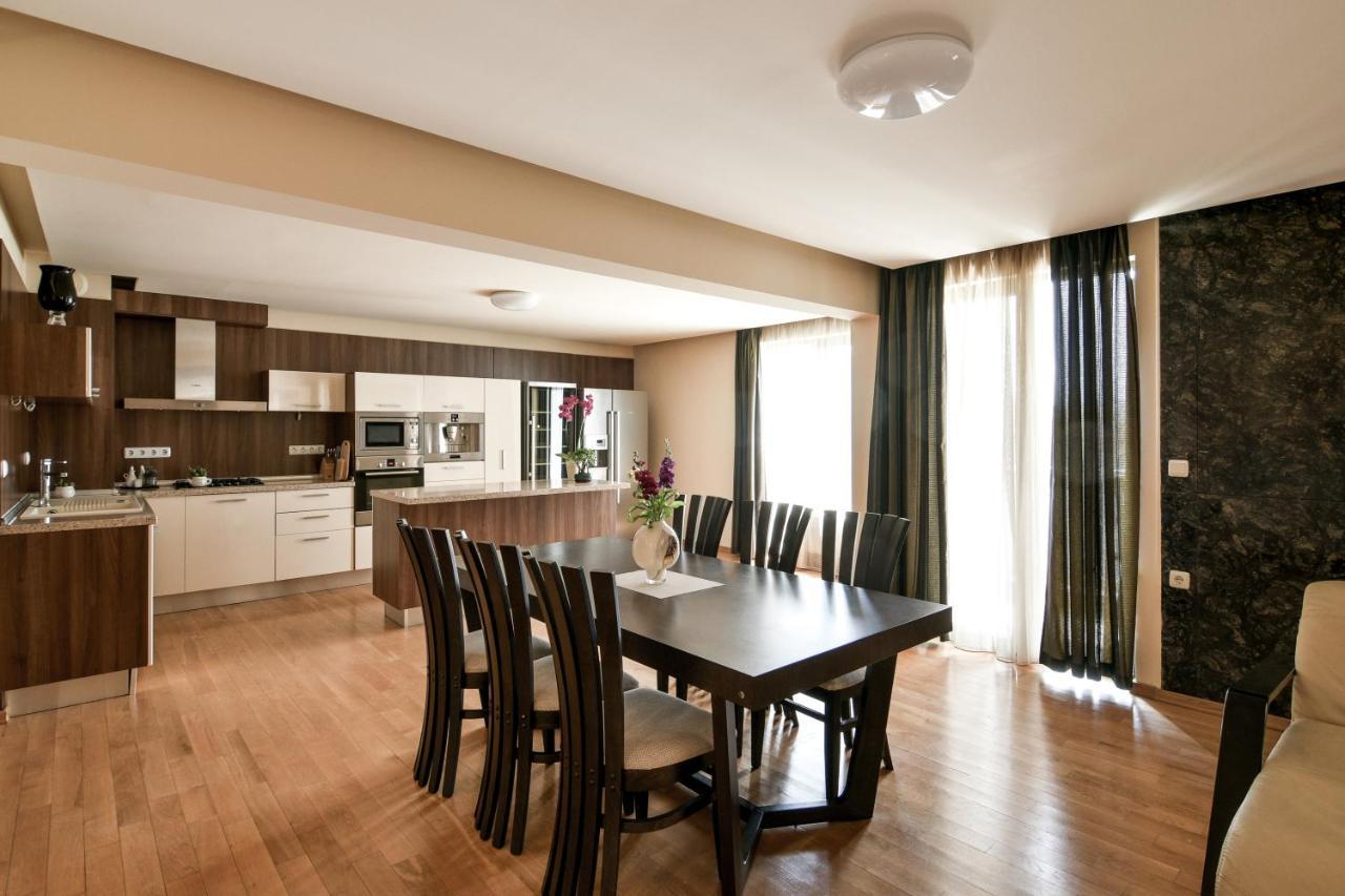 Central Flat With Monster Living Room Varna Buitenkant foto