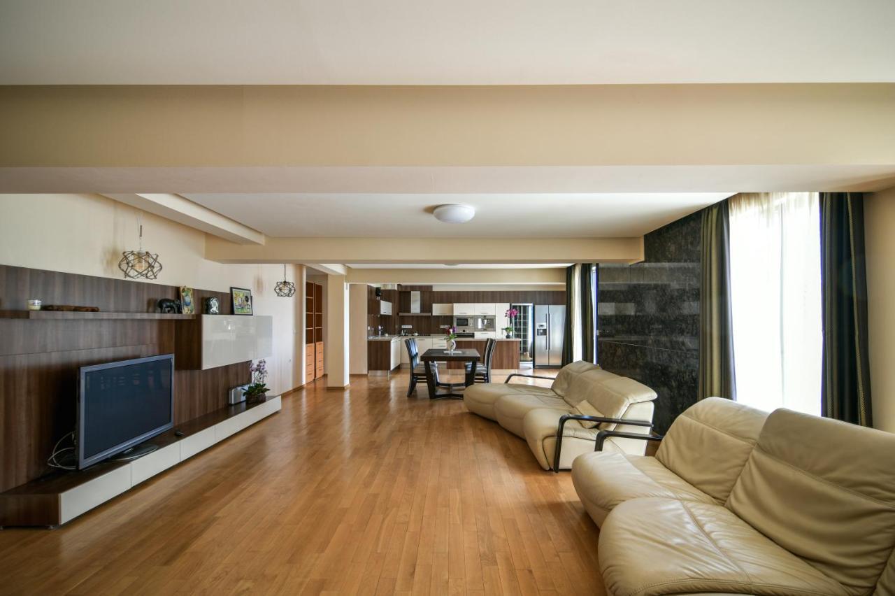 Central Flat With Monster Living Room Varna Buitenkant foto