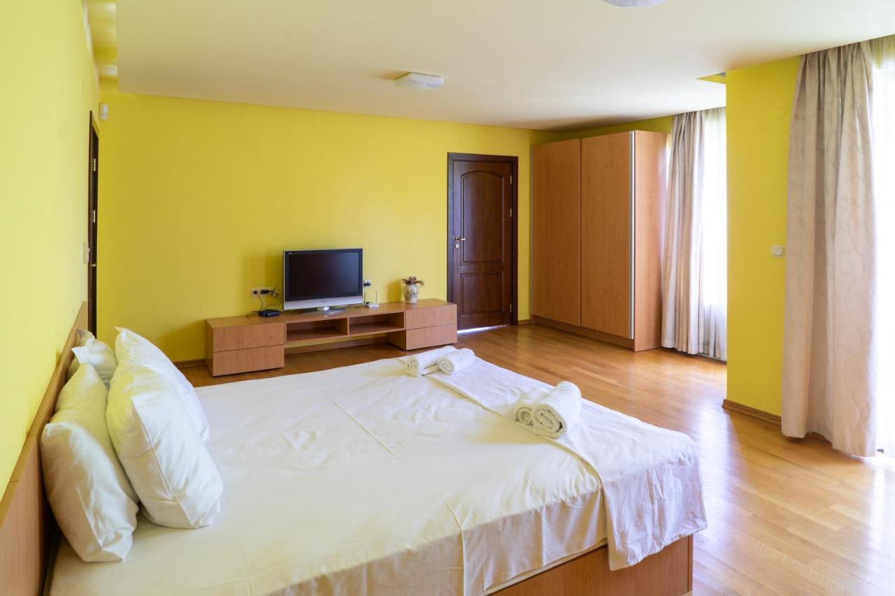 Central Flat With Monster Living Room Varna Buitenkant foto