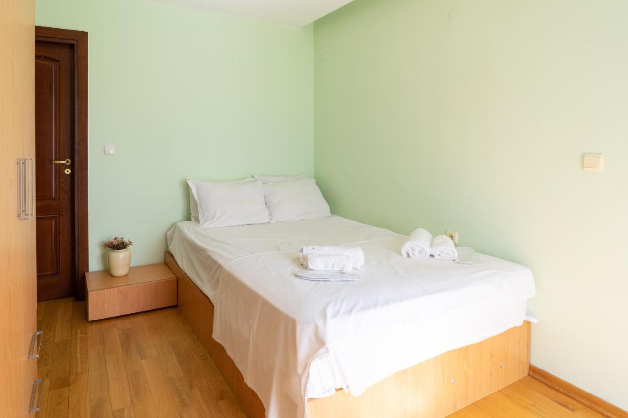 Central Flat With Monster Living Room Varna Buitenkant foto