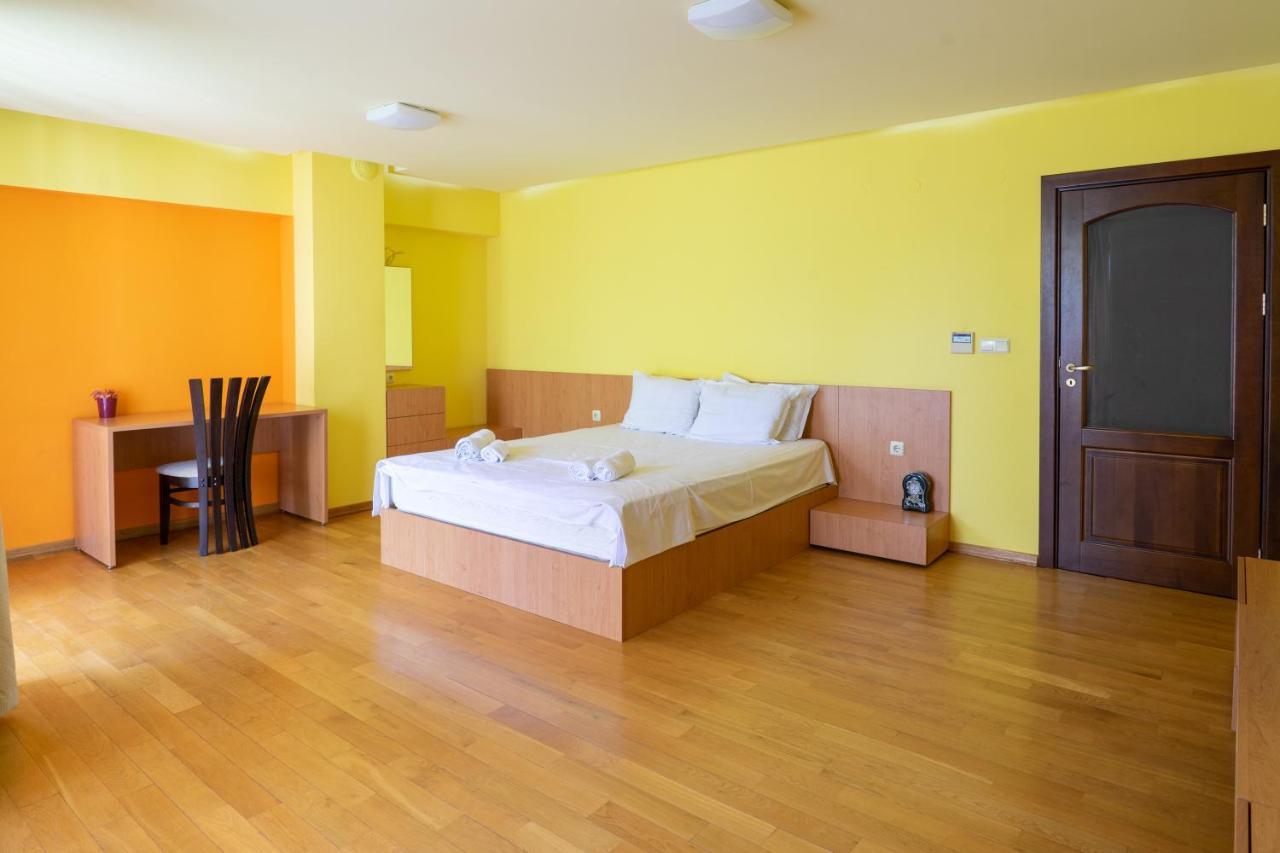 Central Flat With Monster Living Room Varna Buitenkant foto
